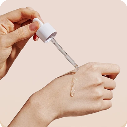 Apply skincare essence